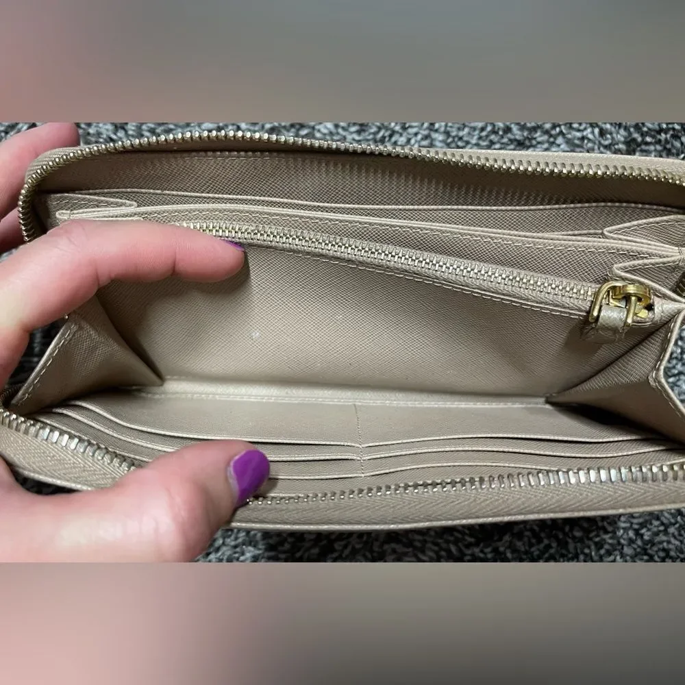 Prada Fiocco wallet